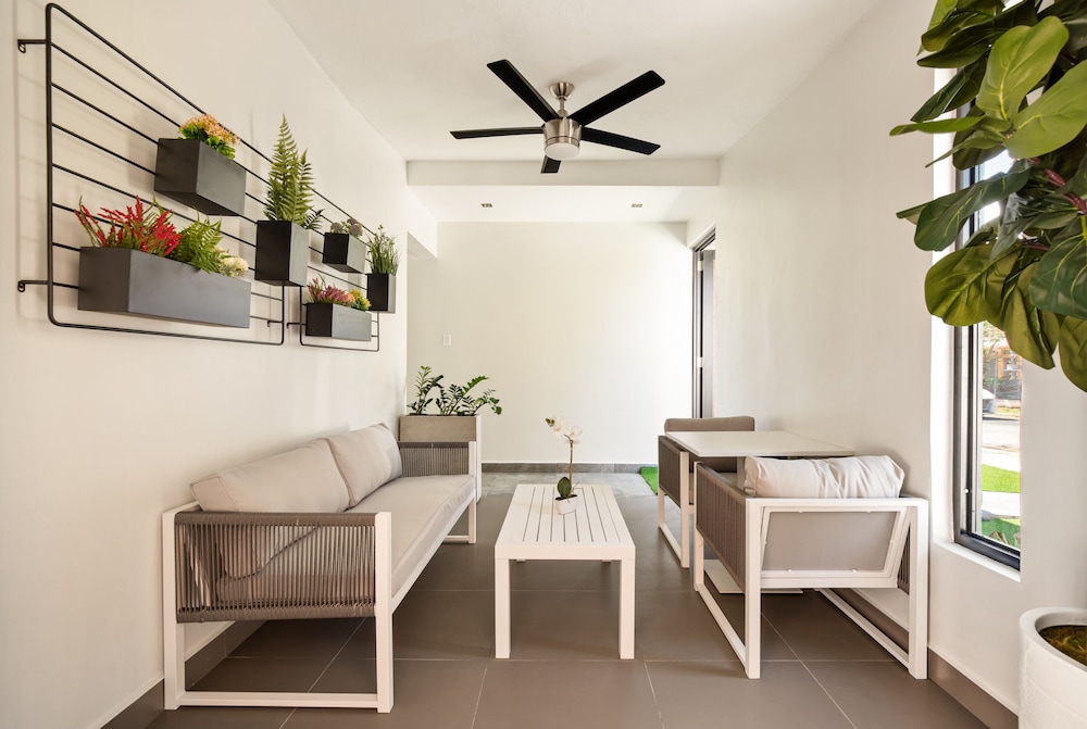 Rosalina Isla Verde view 2