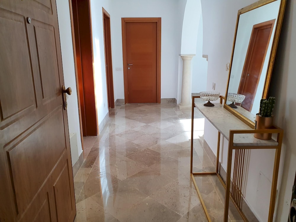 Majestic Malaga Apt de Luxe Entre Marsa Carthage view 5