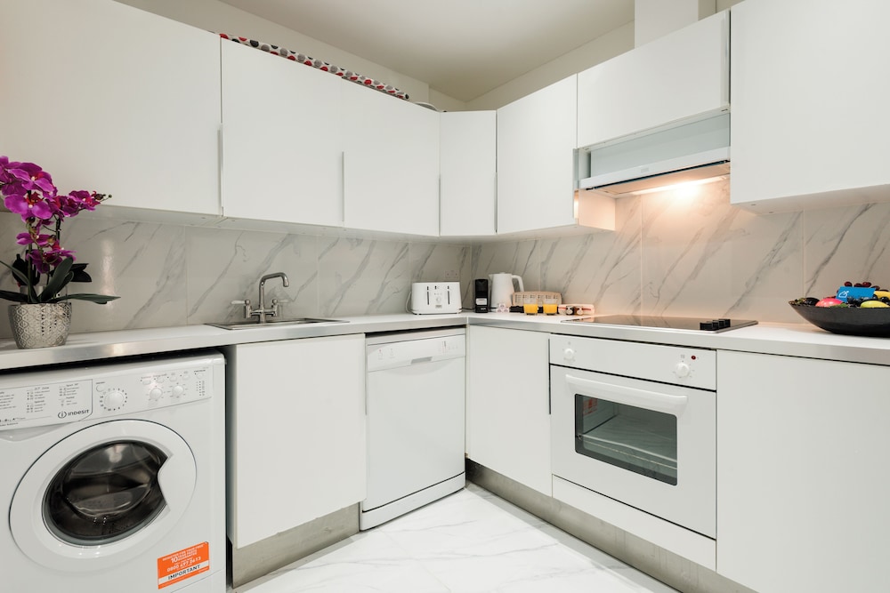The Armadale Road Residence 1