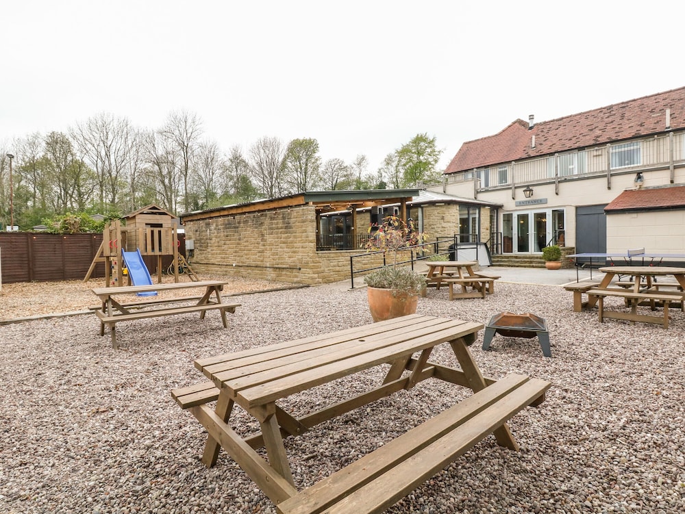 Hope Valley Vacations - Poacher's Arms - Property Image 30