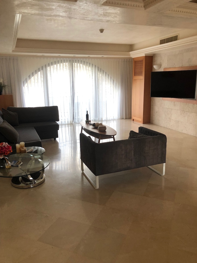 Mamilla's Penthouse