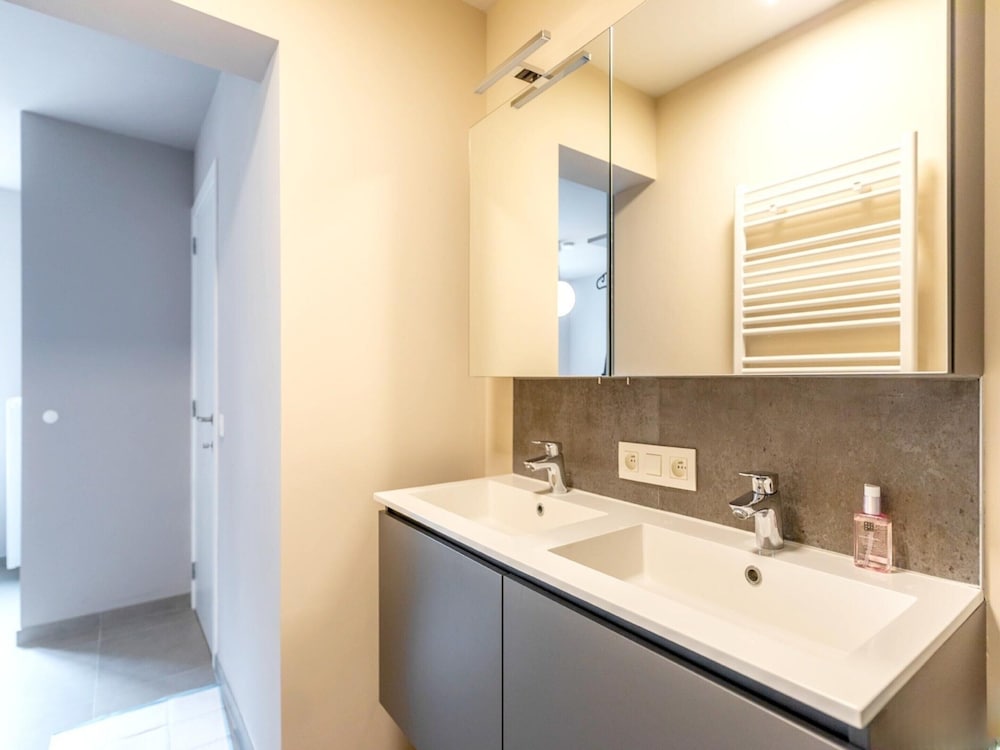 2-bedroom Flat With Side sea View