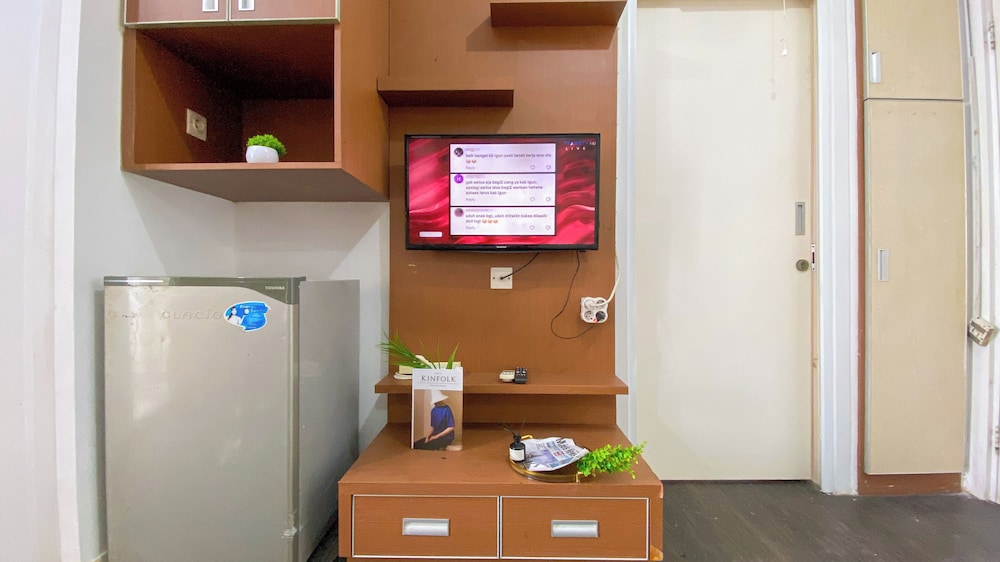 Good Choice And Elegant 2Br At Green Pramuka City Apartment