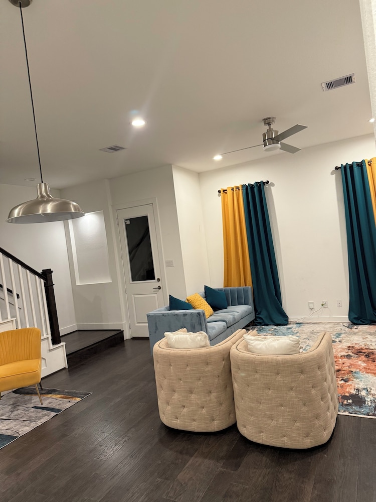 Luxury 3BR for Families Nurses and Group