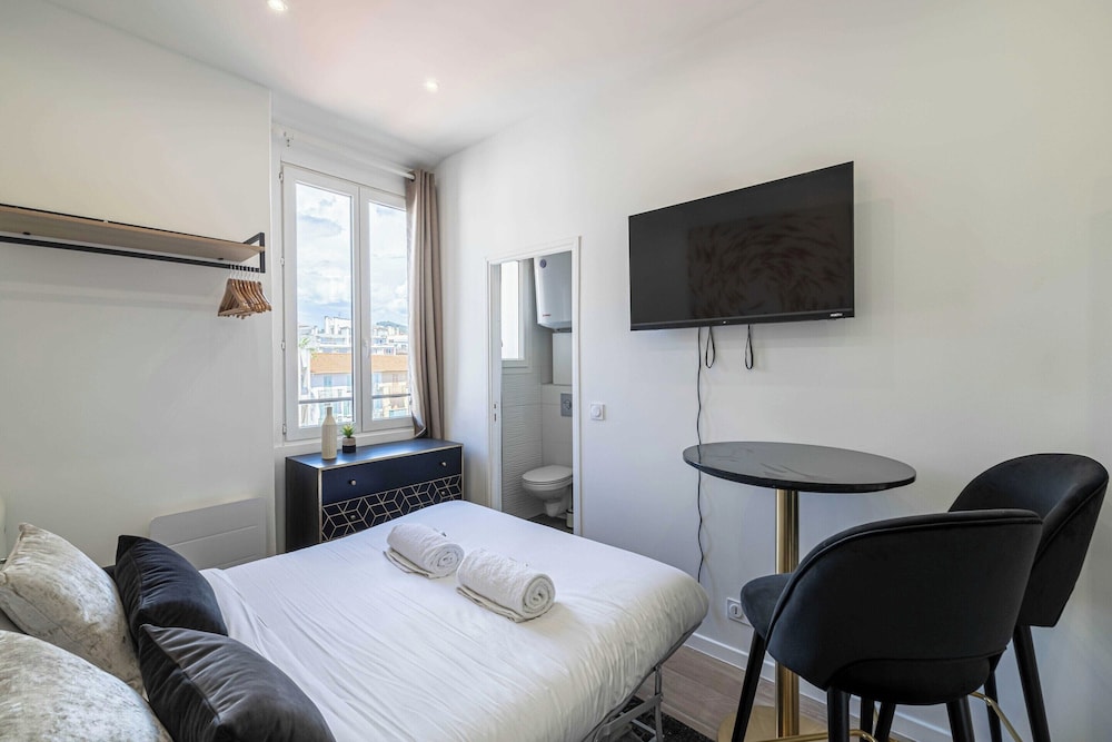 Gorgeous Studio for 2 Persons view 3