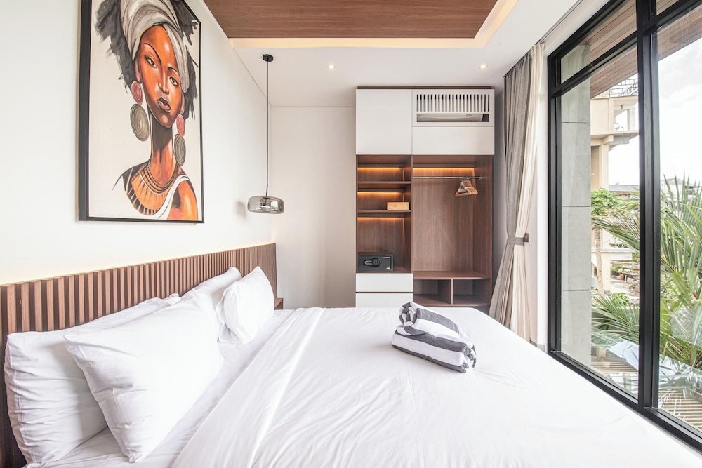 Exquisite 5BR Canggu Villa Steps From the Beach