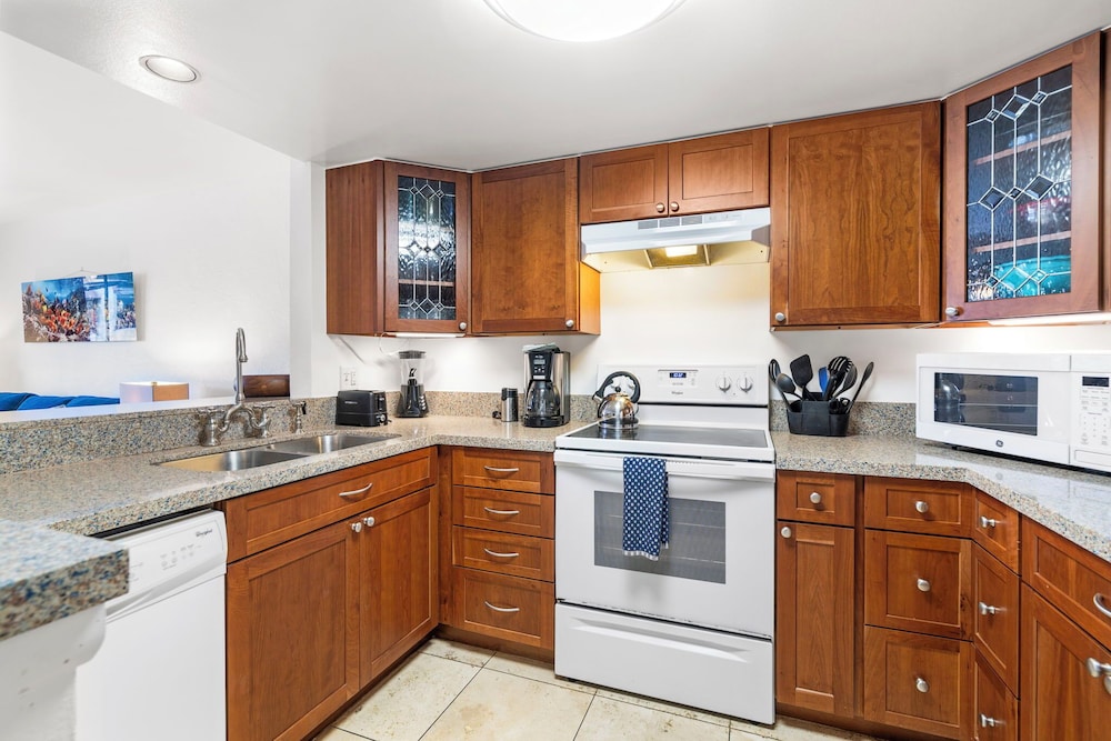 Island Retreat With Concierge - Central AC - Walk to Beach - Vrkcv
