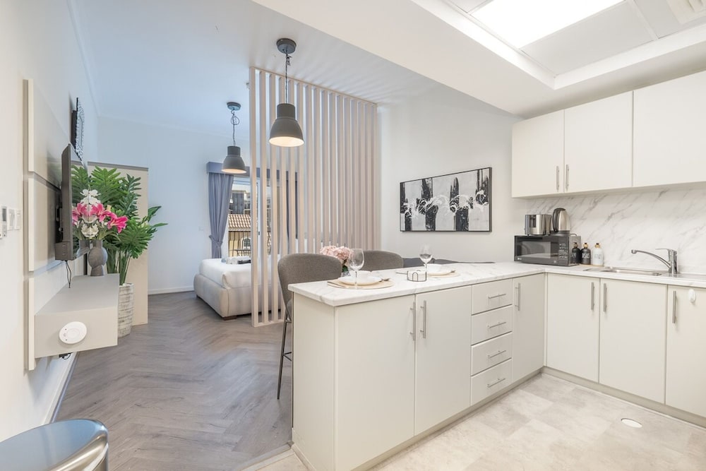 Your Dream Stay in JVC - Stylish Studio for 4