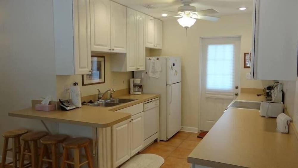 105a 12th Street South Back 2 Bedroom Apts by RedAwning
