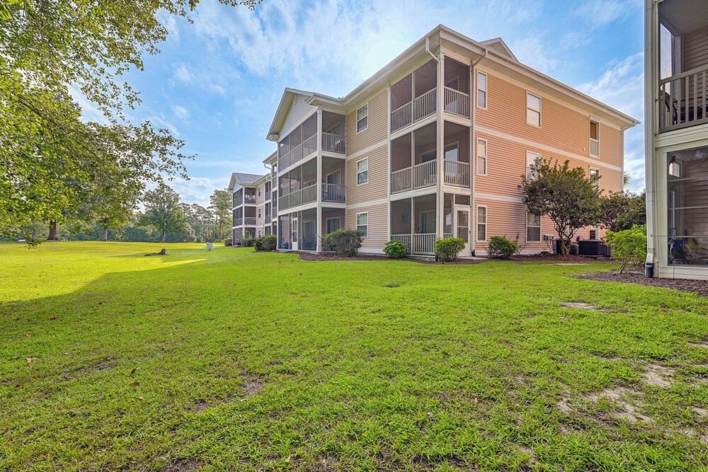 Resort Amenity Access: Chic Myrtle Beach Condo! view 3