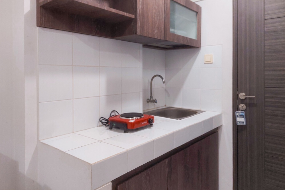 Chic And Cozy Studio Apartment At Amazana Serpong