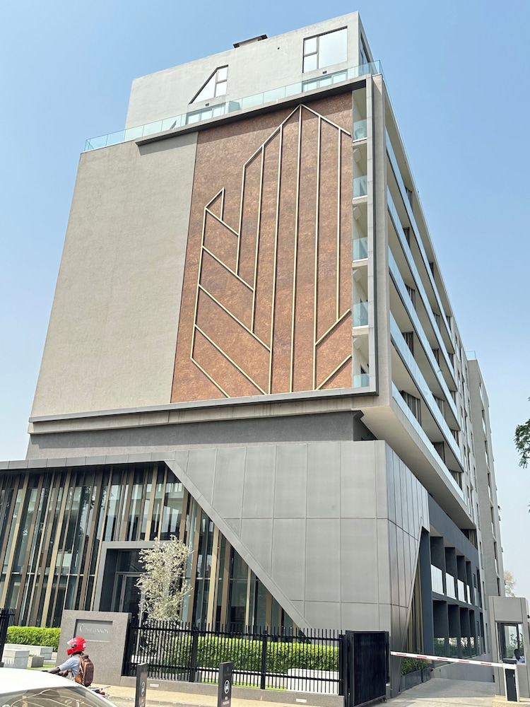 Easy Stay at the Lennox