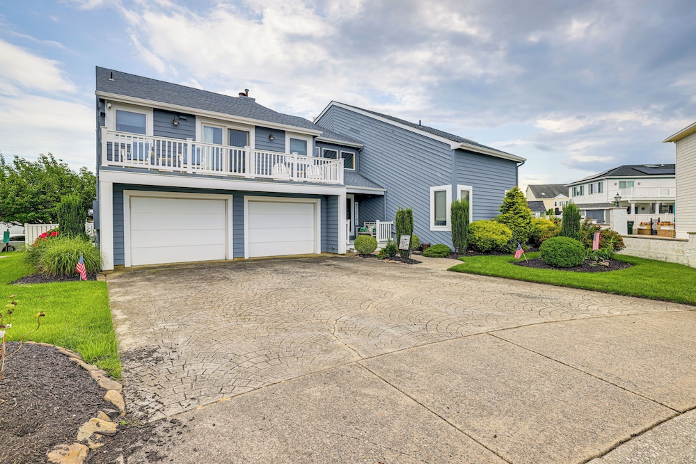 1 Block to Inlet Beach: Brigantine Family Home