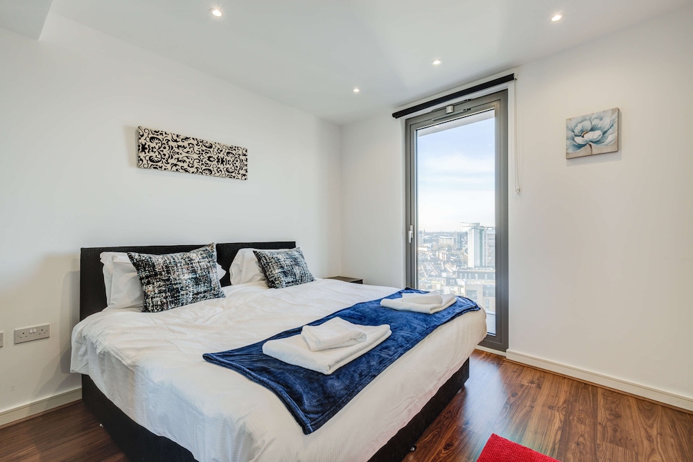 Kew Eye Apartments Kew view 3