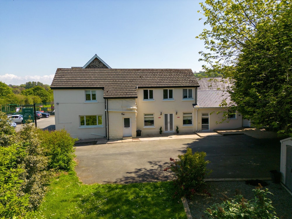 Teifi Villa