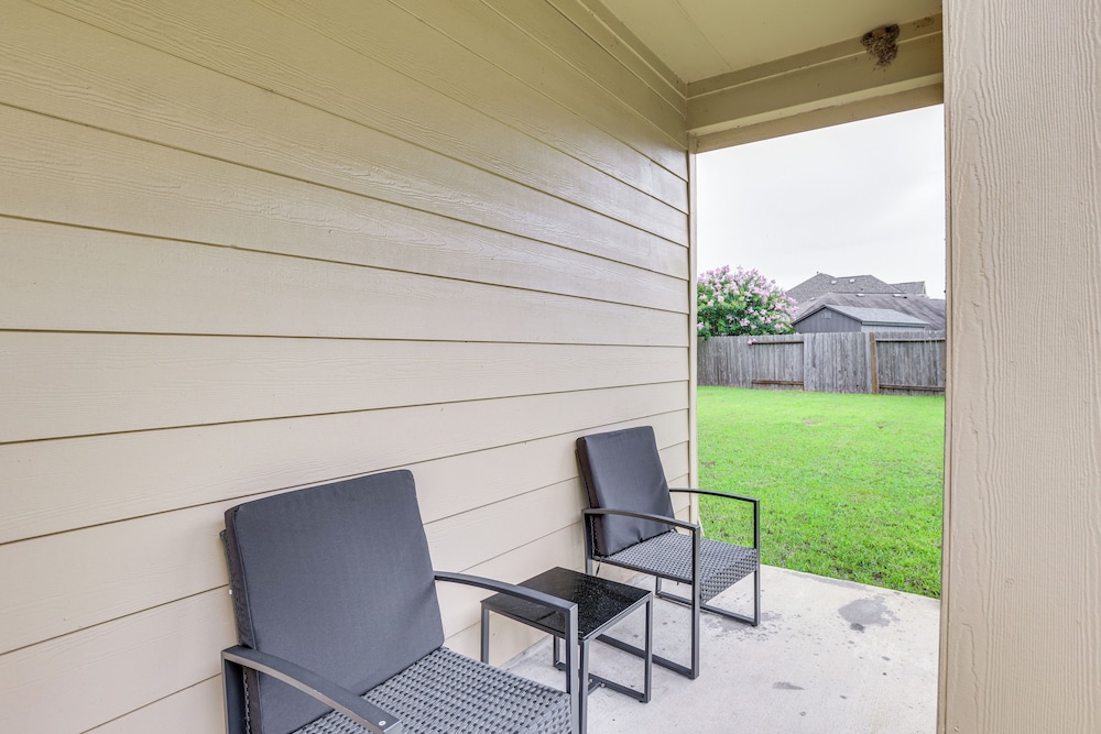 Covered Patio & Spacious Yard: Houston Area Home!