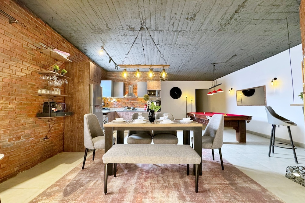 The Built-up 2 BDR Condo 15 min to CAI Airpt