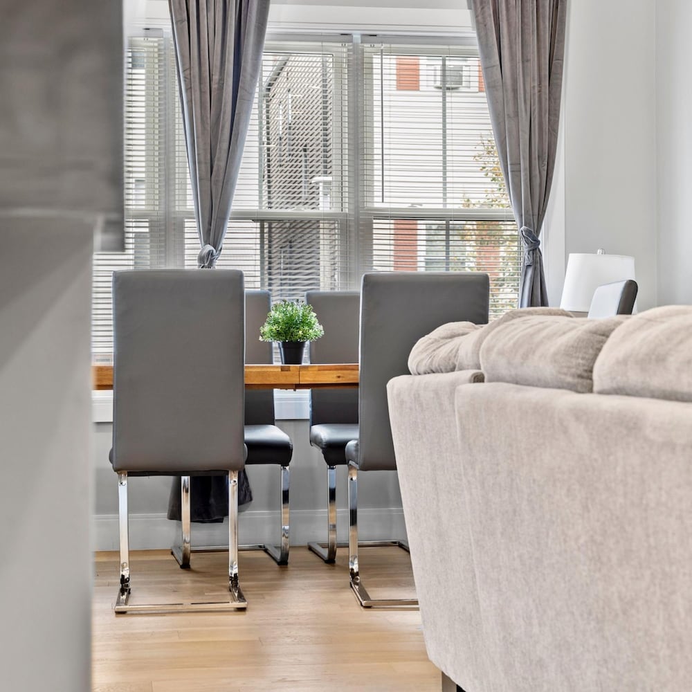 Boston Vacations - Luxury 2BD 2BA Near Logan Airport and T Station - Property Image 49