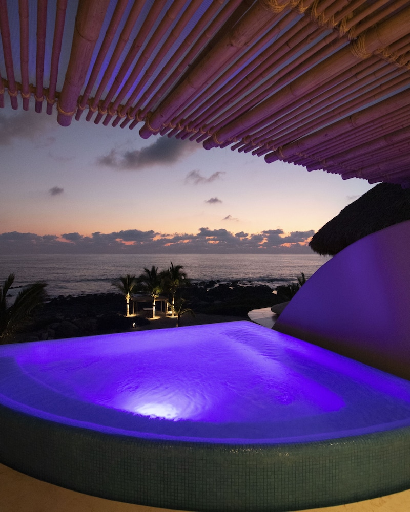 Punta Majahua Condos