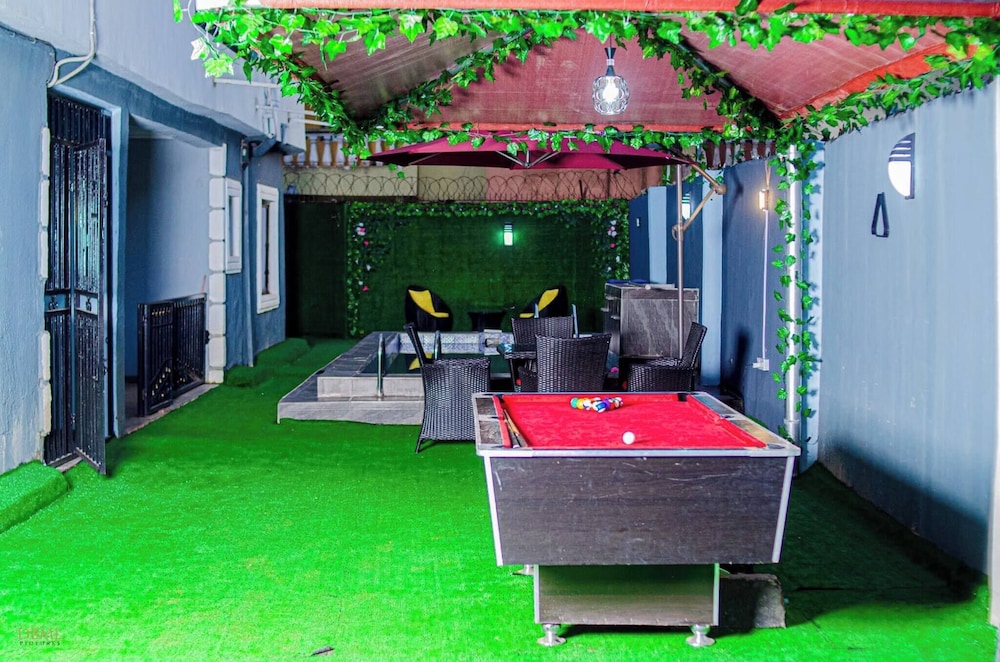 2 Bedroom Luxury Apartment With Pool -24hrs Power -ps4