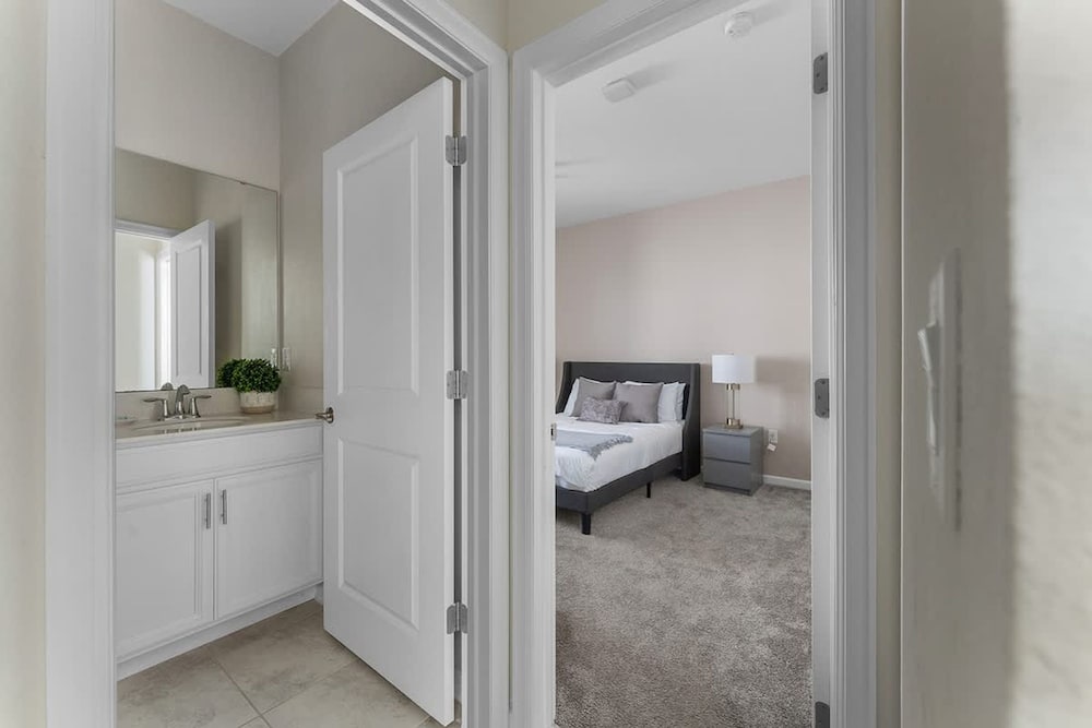 3BR up to 8 People at Champions Gate