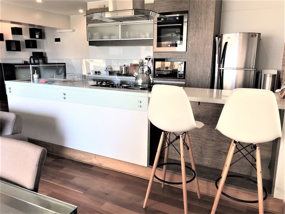 Stylish Ocean View Private Apartment