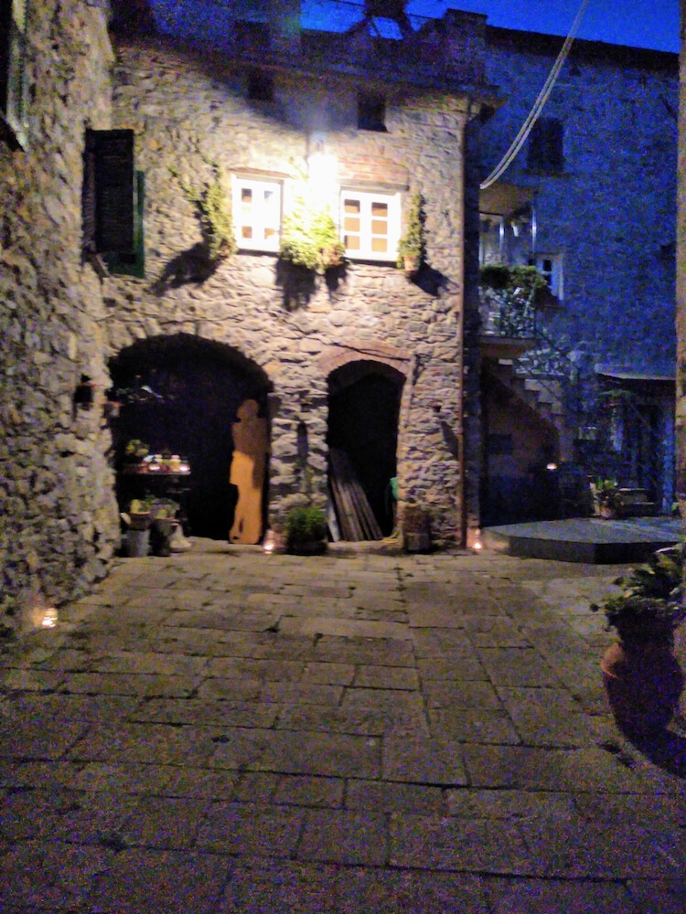 Photo 48