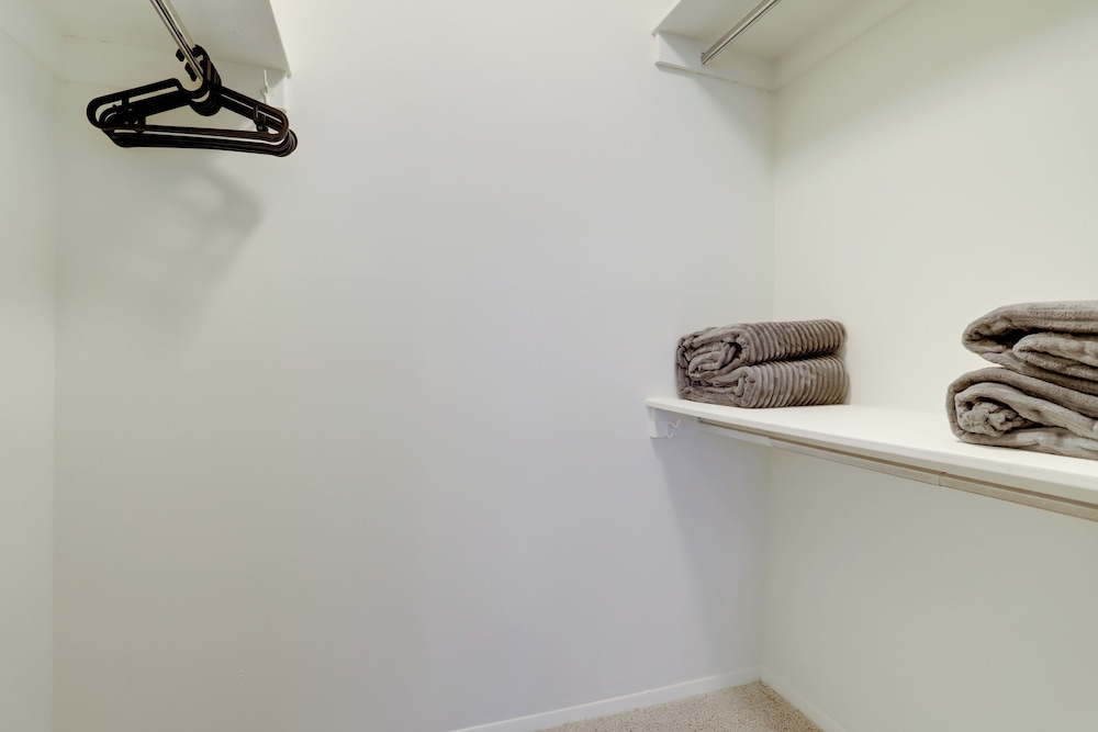 Modern 1BR Stay in Crystal City