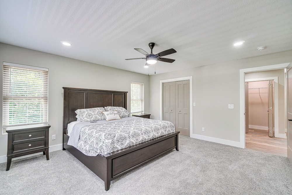 Private Hot Tub: Serene Family Home in Sevierville