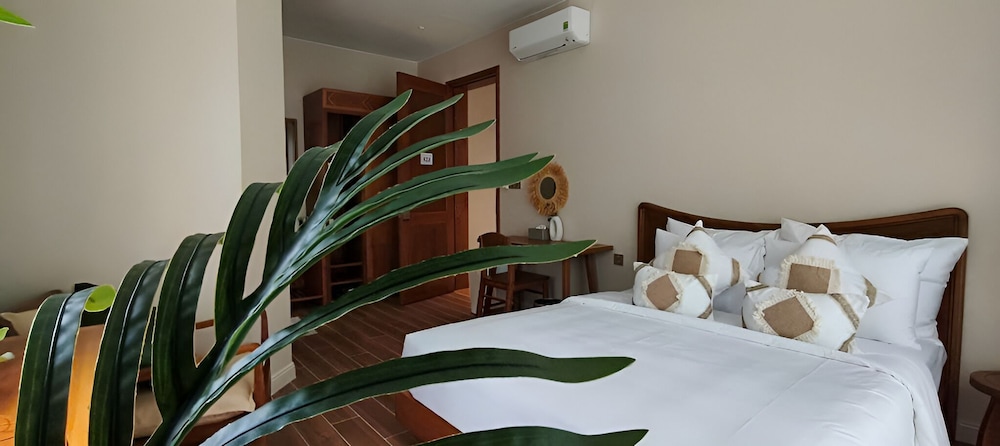 Hayha Villa - Tropical Garden Khem Beach