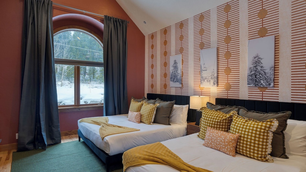 Skate Bowl, Hot Tub & Game Room Breckenridge Adventure Chalet by Avantstay