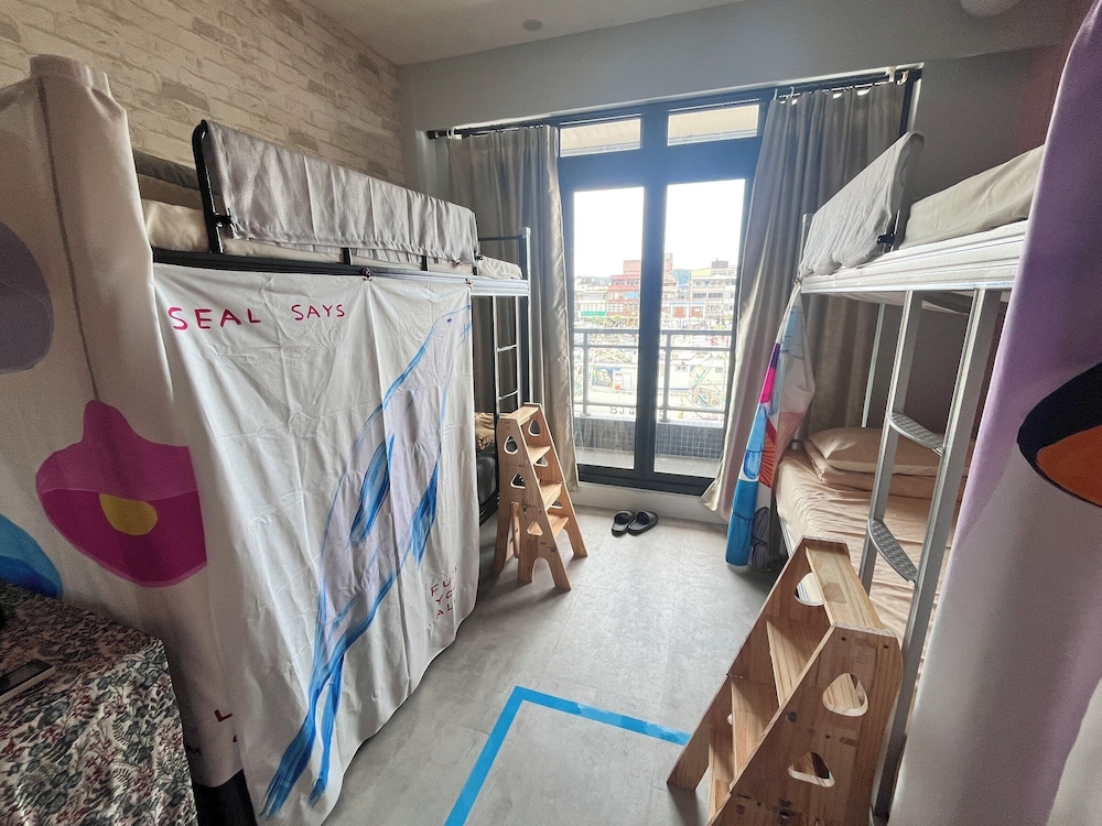 Daisy Light Hostel