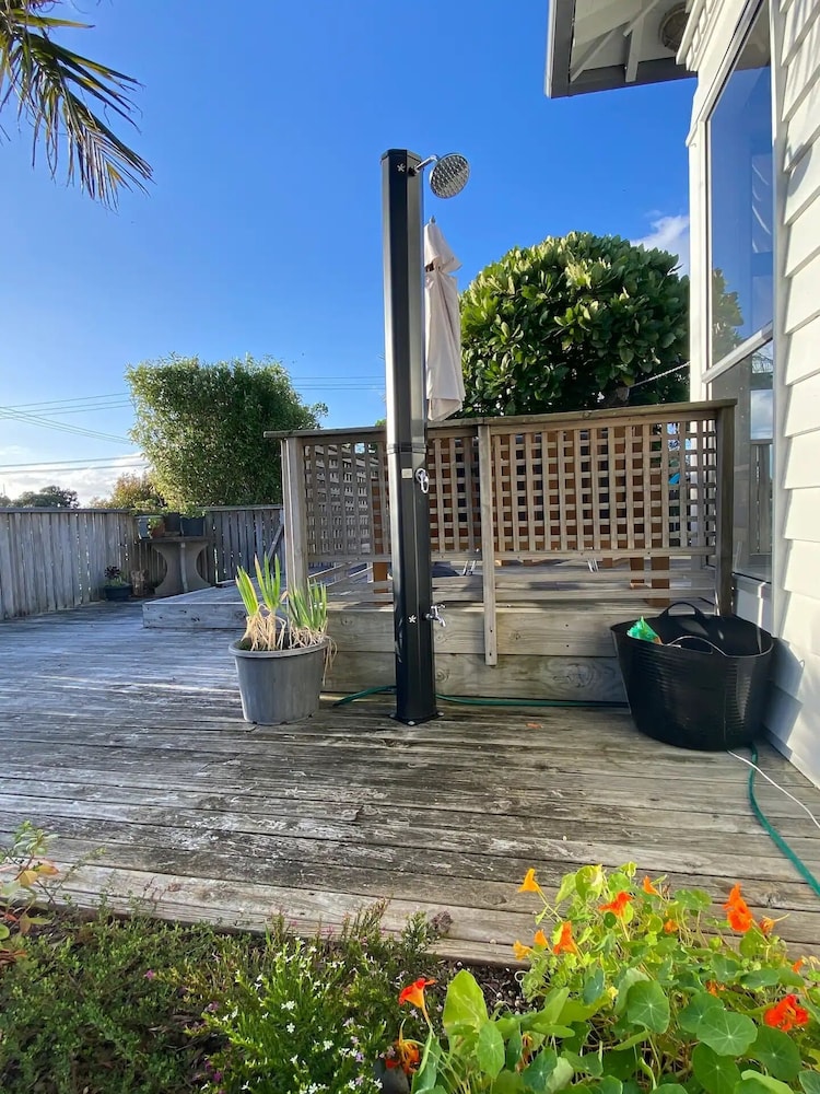 Cabbage Tree Cottage