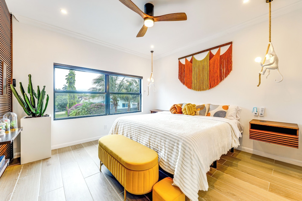 4 Mi to Beach: Modern Condo in Wilton Manors