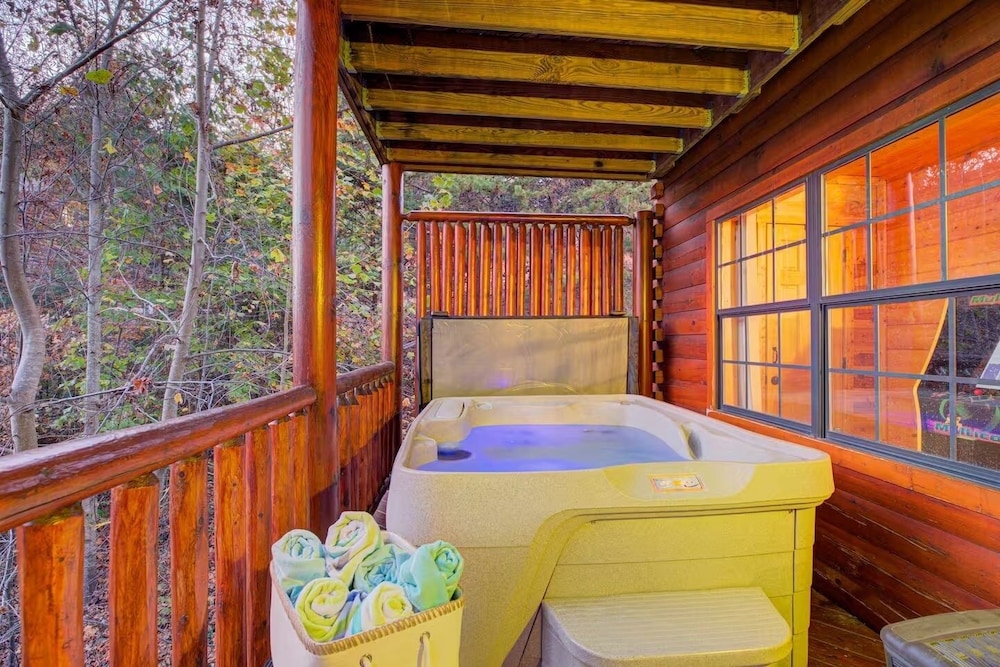 All Ya Need 4 Bedroom Cabin