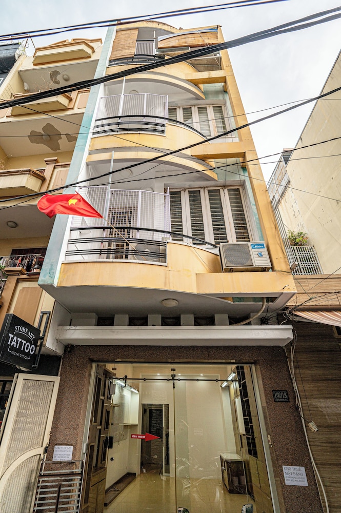 Saigon Central Group Stay