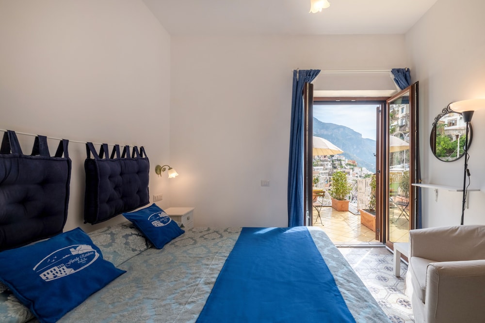 Florida Residence en Positano — hotel room