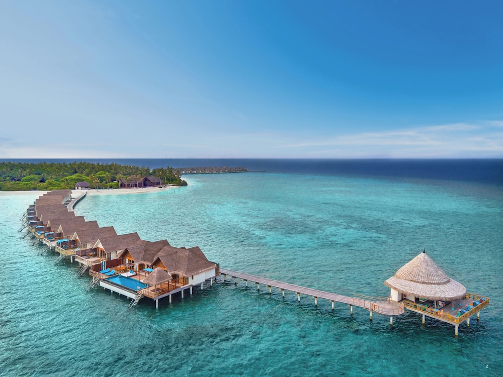 Hotel Furaveri Maldives -  FREE RETURN TRANSFER for 2 for stays of minimum 5 nights from 01 May to 31 Oct 2025 - Image 1