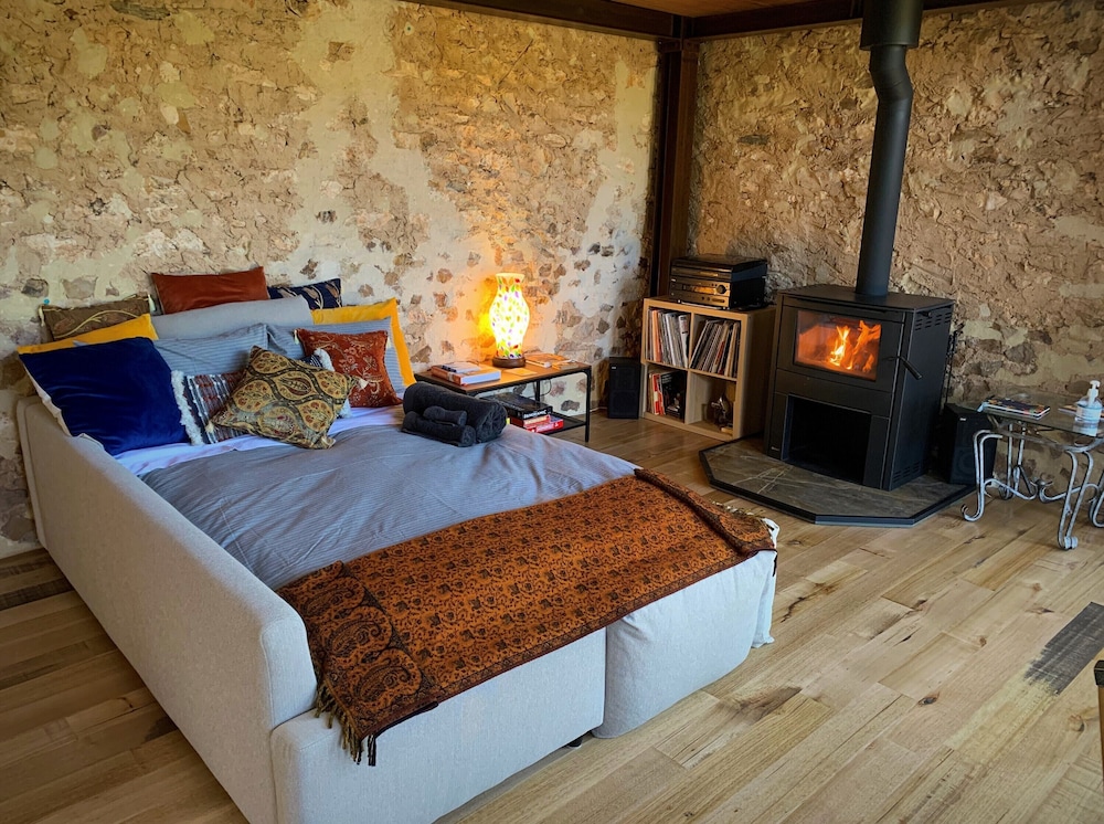 Old Chaff Mill Retreat - - luxury vineyard accommodation