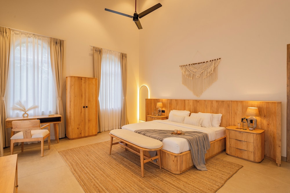 ELIVAAS Ekam | Luxe 4 BHK Villa With Pvt Pool & Patio