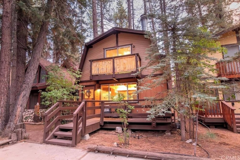 Summit Happy Mountain Cabin