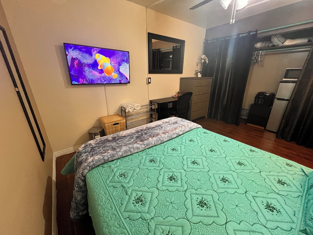 OASIS ROOM RENTAL