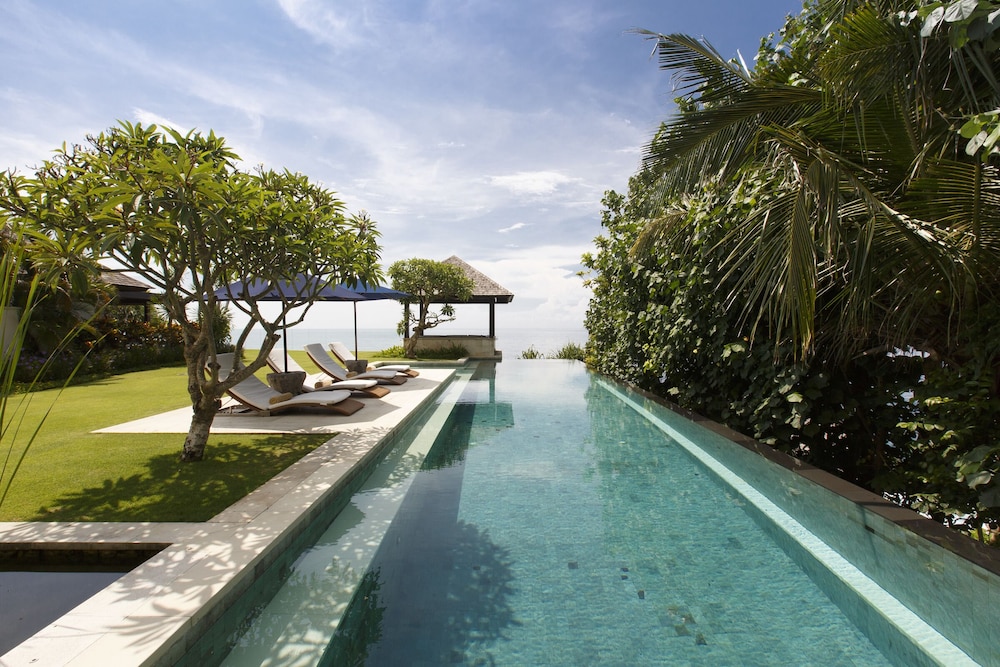 The Ungasan Clifftop Resort 16