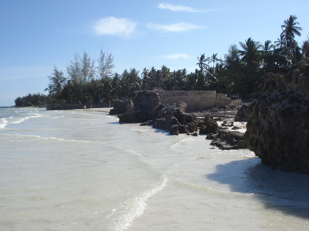 Coconut Beach Apartments