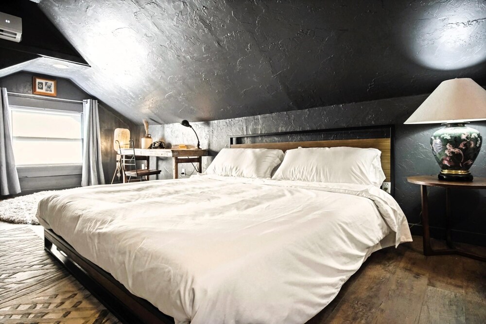 Oklahoma City Vacations - 3-story 6-bedroom 4 Bathrooms 3min-asian Dist - Property Image 105