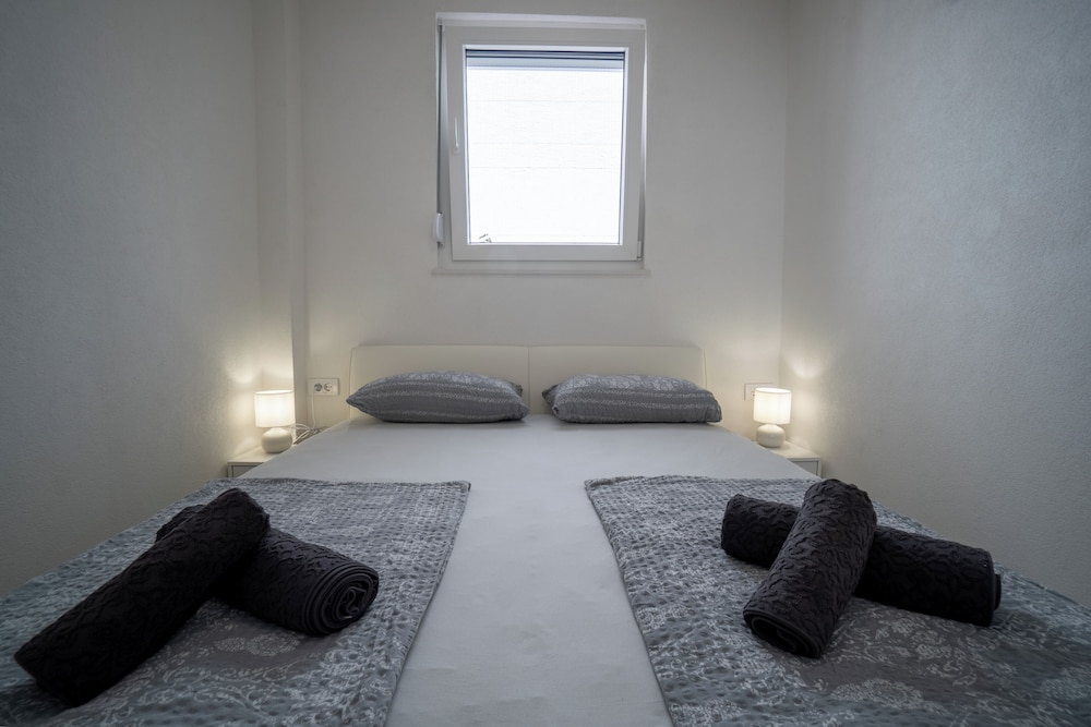 Apartments Najam Skundric