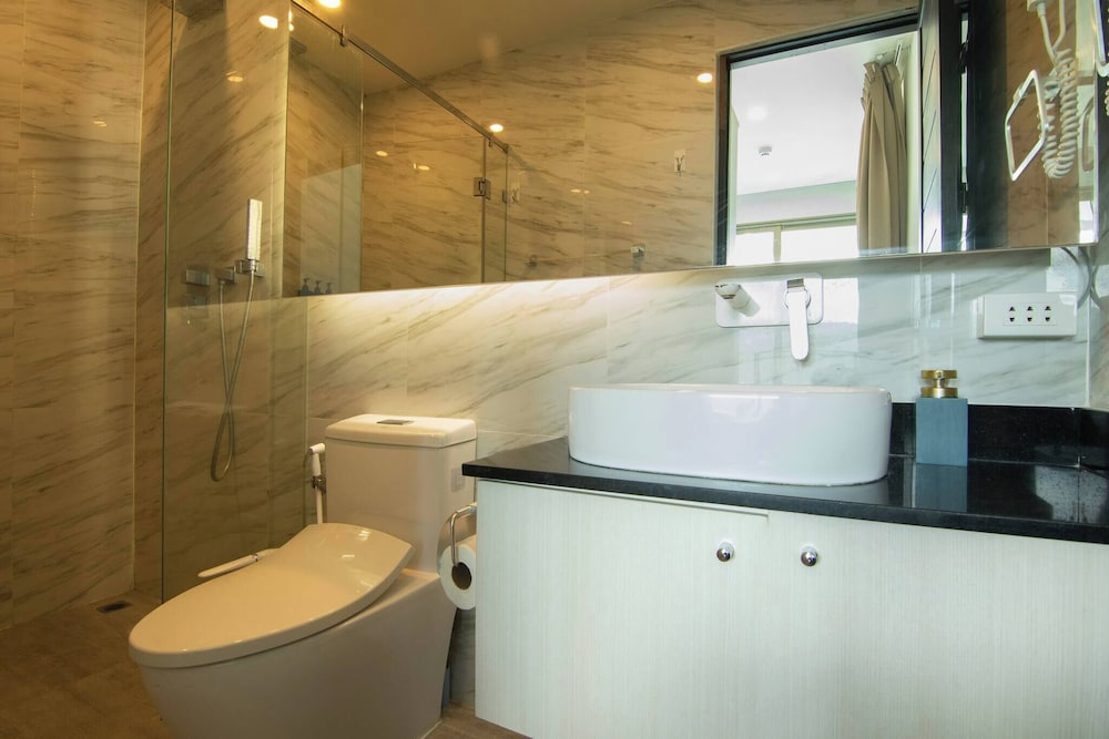 Modern Condo With Full sea View, 4 min Walk to Kamala Beach