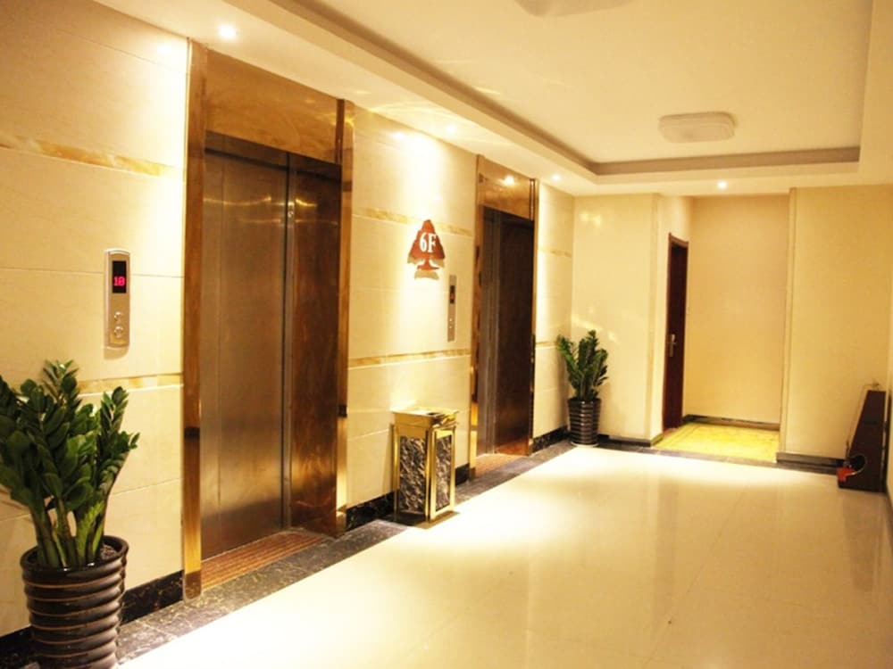 GreenTree Inn Yulin Jincheng Commercial Building Shell Hotel
