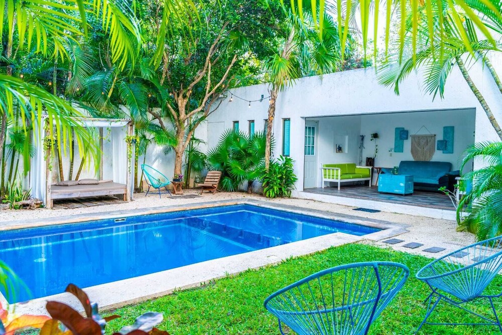 CASA BORUSH