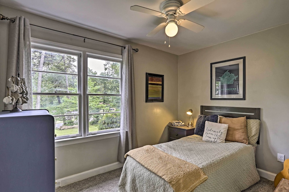 Family-friendly Escape ~ 6 Mi to City Center!